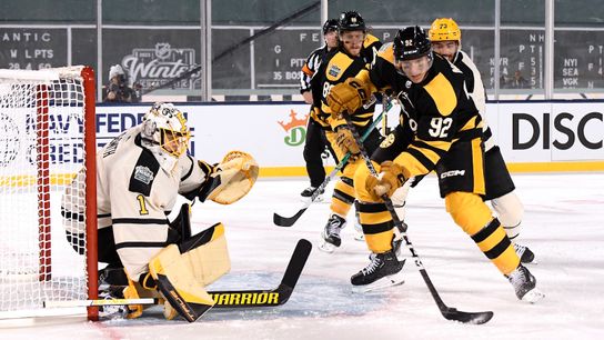 DeSmith's 'amazing' relief showing not enough to save Winter Classic taken in Boston (Penguins)